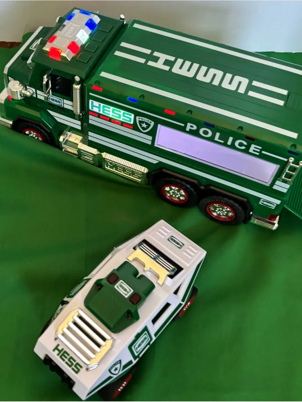 Hess police Red Rescue Train Car - Kids Toy